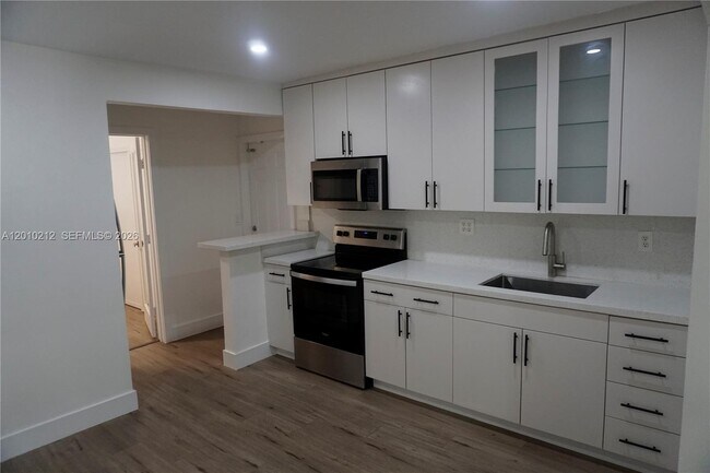 Photo - 11043 SW 79th Ave Unidad 0