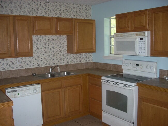 Photo - 274 Floss Ave