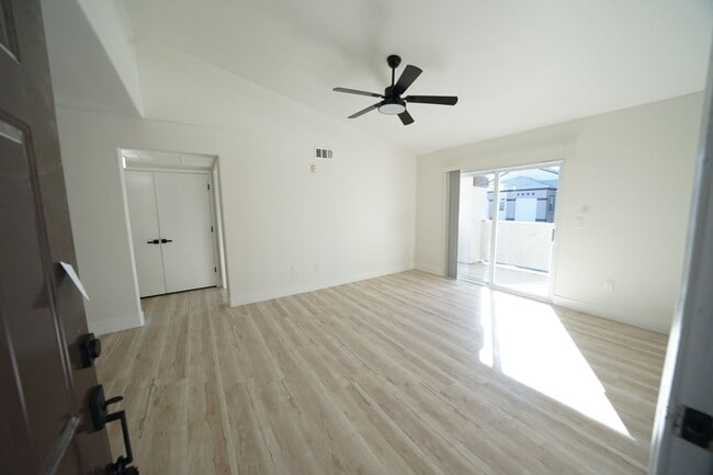 Photo - SHOWINGS AVAILABLE NOW Unidad 2170