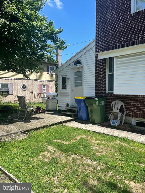 Building Photo - 425 7th St