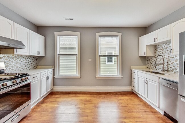 Photo - 4057 N Whipple St Unit 2