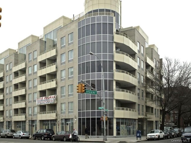 Building Photo - 132-03 Sanford Ave Unit 7E