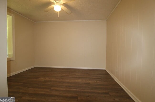 Photo - 151 Hennon Dr NW