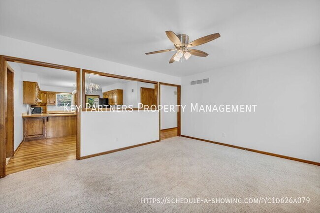 Photo - 9120 Central St
