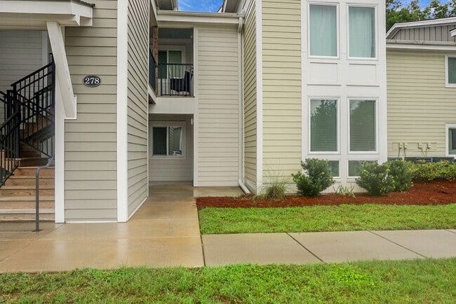 Photo - 1-bedroom, 1-bathroom Condo Mt Pleasant, near Ravenel Bridge!