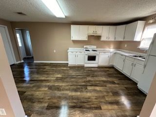 Photo - 406 Courthouse Ln