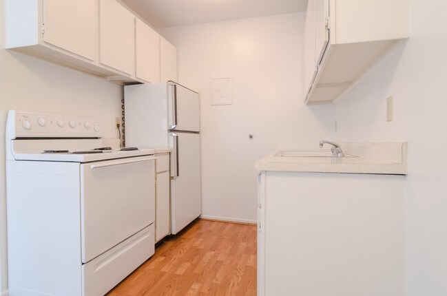 Photo - 3452 Emerson Ave S.