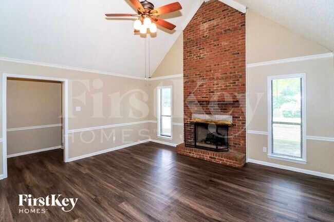 Photo - 970 Hawkview Dr