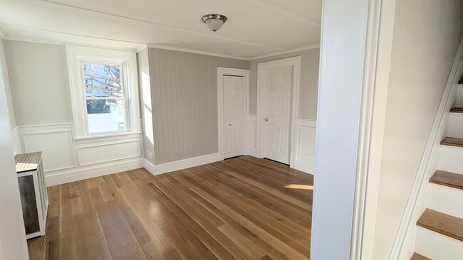 Living Room Cable Ready - 536 Bridge St Unit 1