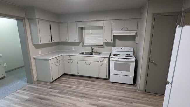 Photo - 220 Sulphur St