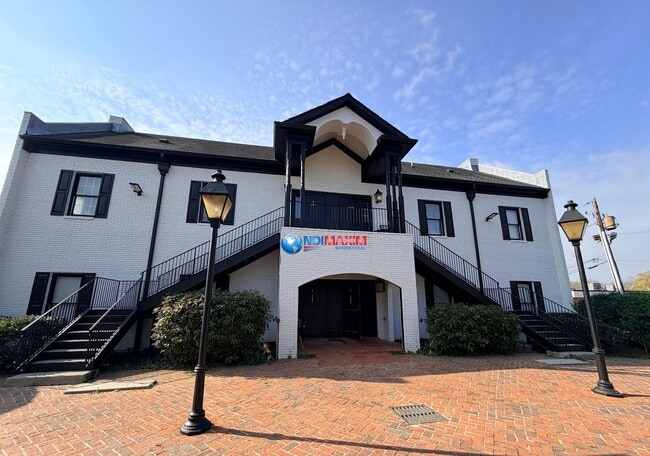 Building Photo - 147 N Main St Unit B