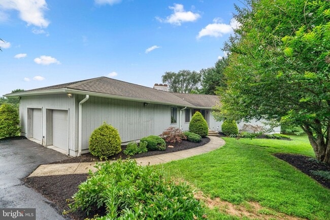 Photo - 1920 Woodstock Rd