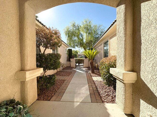 Photo - 4684 Riva De Romanza St