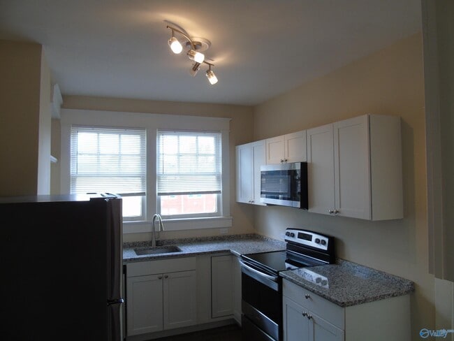 Photo - 207 Lincoln St SE Unit G