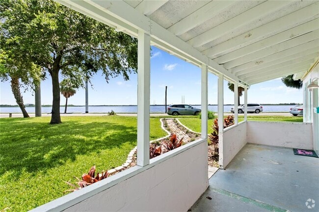 Building Photo - 1301 S 26th St Rental