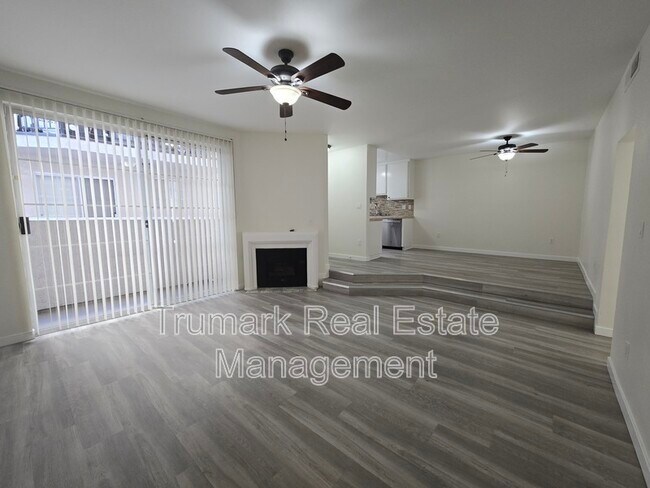 Building Photo - 475 E Orange Grove Ave Unit J