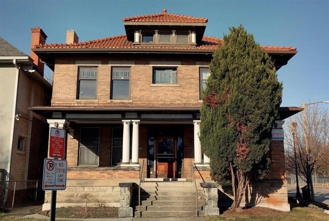 Photo - 1555 Neil Ave