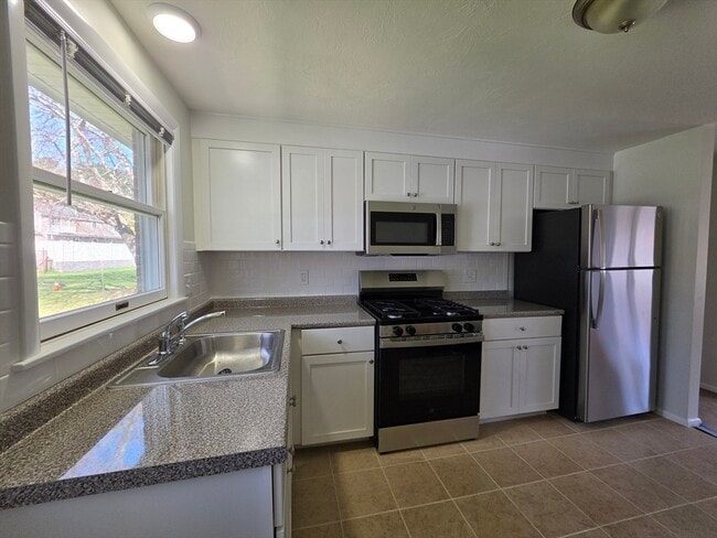 Photo - 196 Manzella Ct