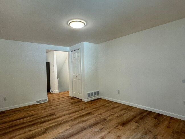 Photo - 225 Evergreen Ave