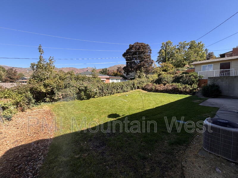 Photo - 1011 Claremont Dr