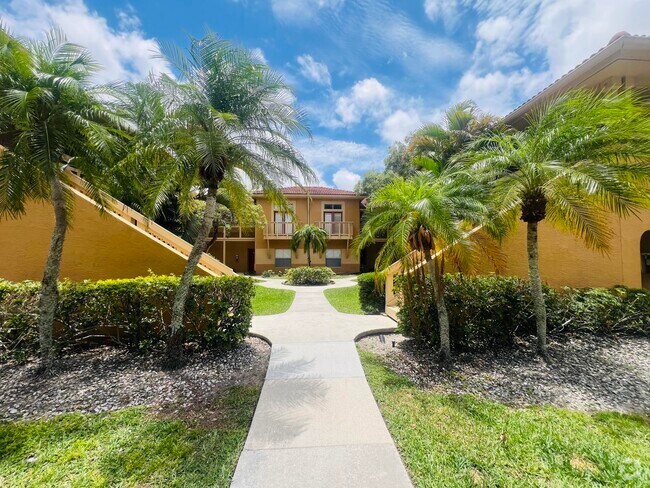 Building Photo - 4791 Via Palm Lakes Unit 1710 Rental