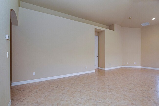 Photo - 5561 57th Way