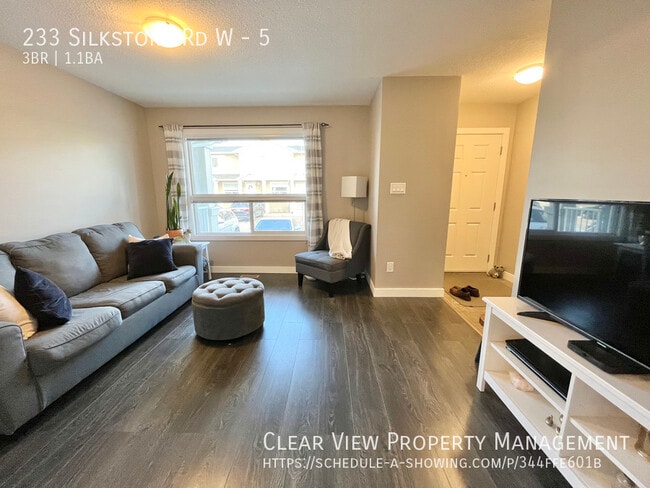 Building Photo - Beautiful 3 bedroom, 1.5 bathroom condo in Copperwood! Unit 5