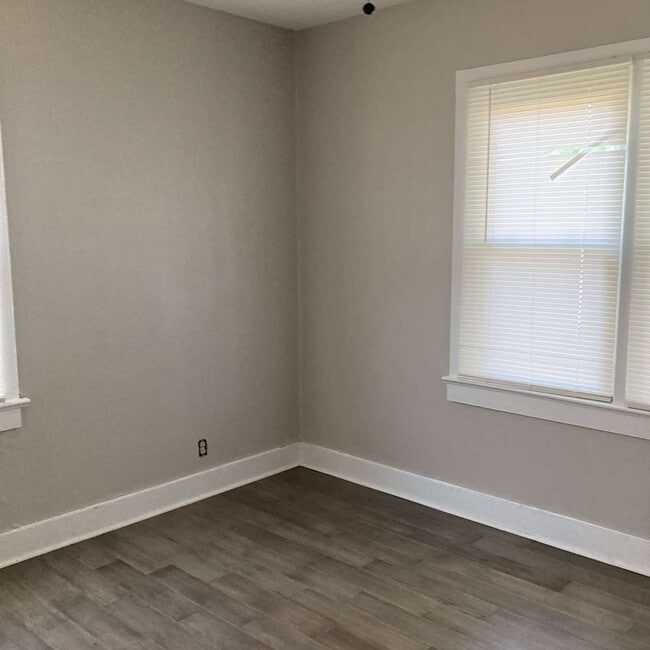 Photo - 2801 Faircourt St