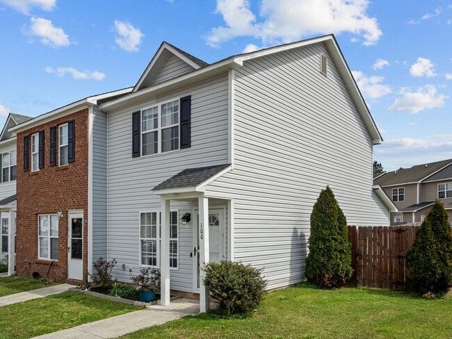 Photo - Welcome to Marsh Oaks!