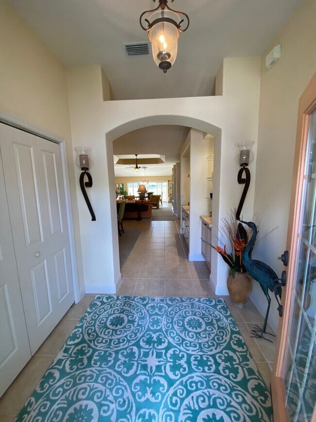 Photo - 733 Winifred Way