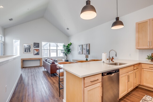 1BR, 1BA - 836SF - Kitchen