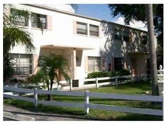 Primary Photo - Las Palmas Townhomes