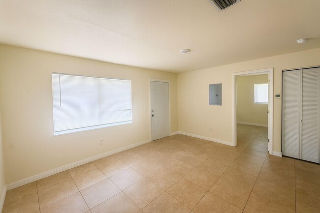 Photo - 908 Mccray Ct