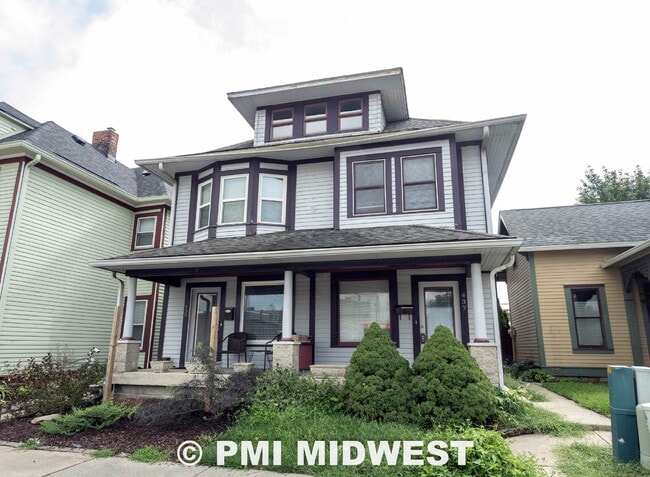 Building Photo - "Charming Urban Duplex Retreat: Cozy 2-Bedroom, 1.5-Bath Oasis in Vibrant Indianapolis!"