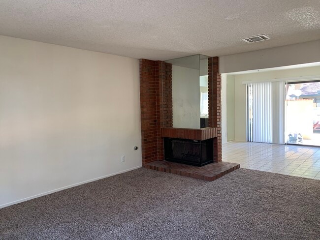 Photo - 2448 Pickwick Dr