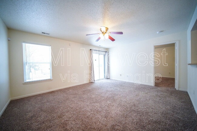 Photo - 10414 Kensil St