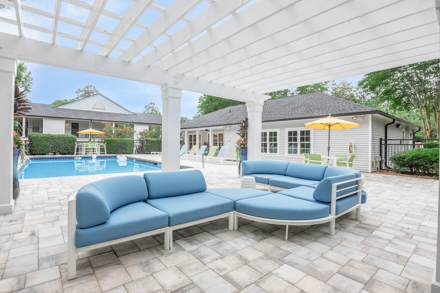 Arbor Station Apartments-Poolside