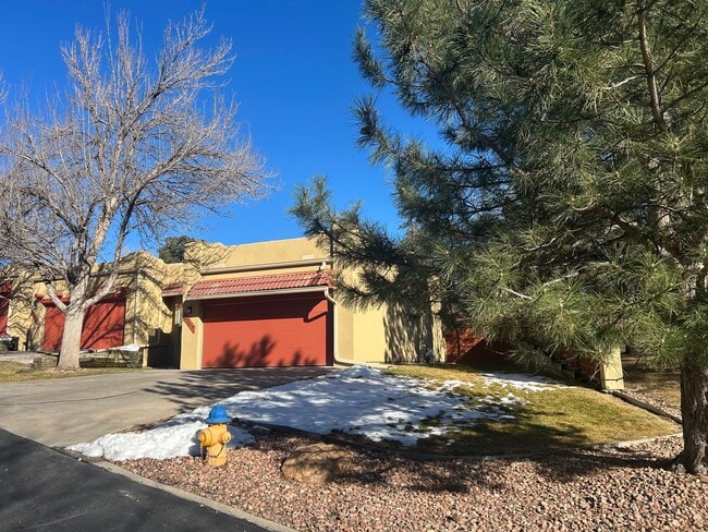 Photo - 1347 E Parkway Dr