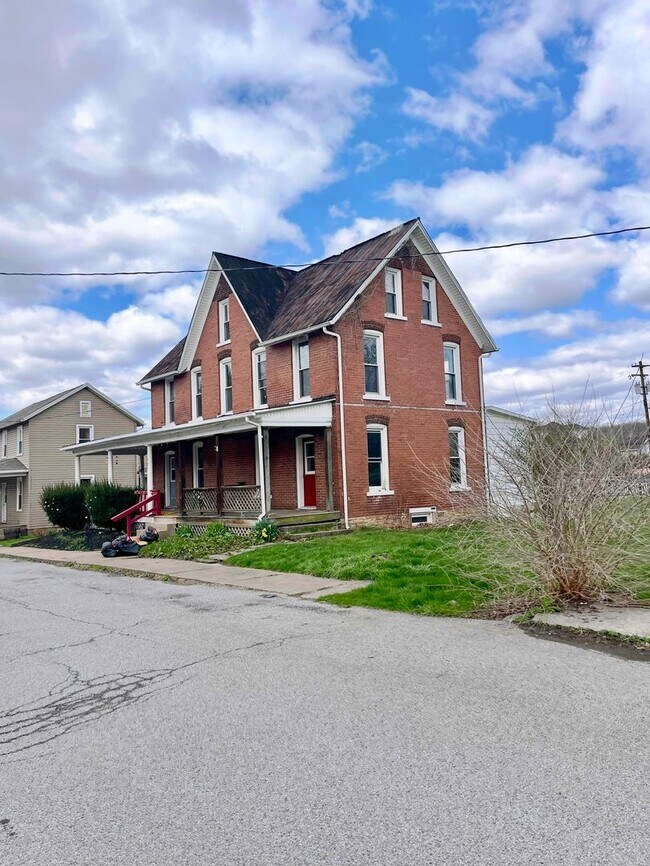 Photo - 125-127 Maple St Unit 125