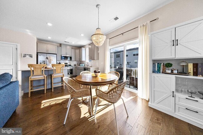 Photo - 973 Skylar Ct.