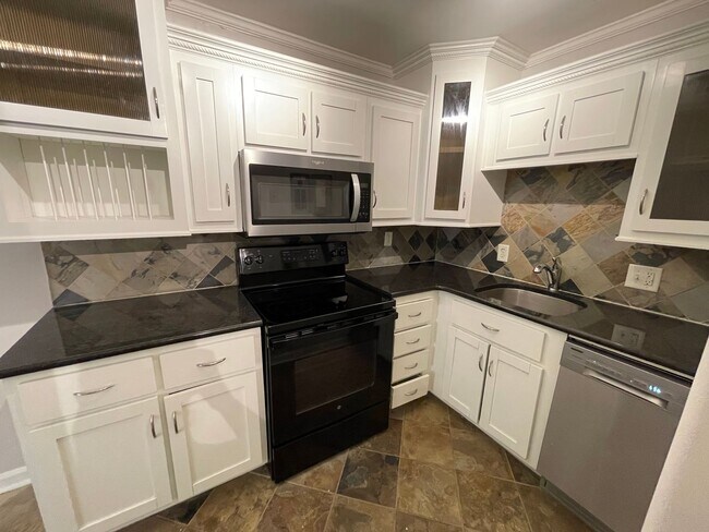 Photo - STUDIO APARTMENT LEASING NOW! 1/2 DEPOSIT SPECIAL Unit 30