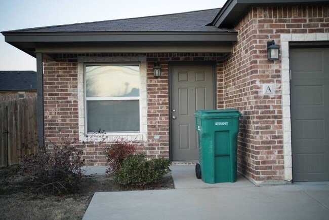Building Photo - 1805 Ute Trail Unit A Rental
