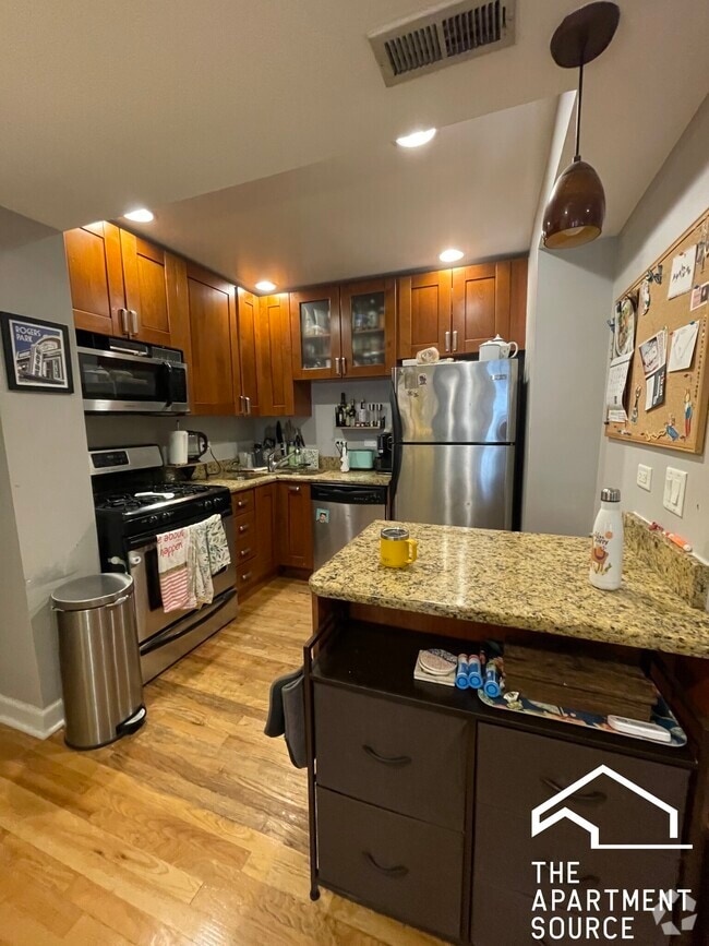 Building Photo - 6978 N Greenview Ave Unit 210 Rental