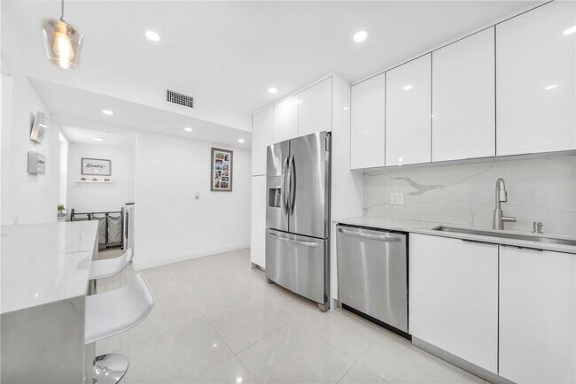 Photo - 901 Cypress Grove Dr