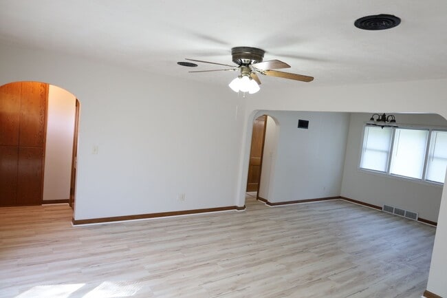 Photo - 214 S Shady Bend Rd