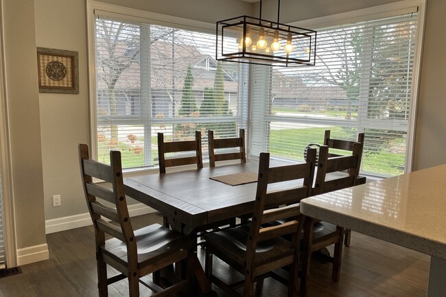 Photo - 667 Johnston Pk Ave