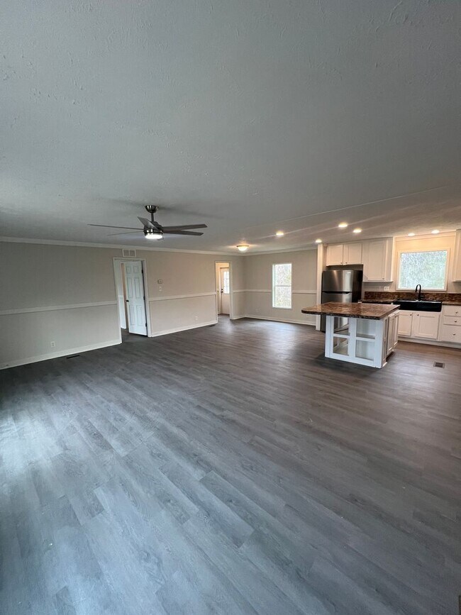 Photo - Large 3 bedroom / 2 bath home / 1 Acre FOR RENT