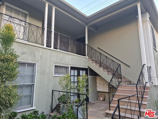 Photo - 8551 Holloway Dr Unidad 8551-1/4