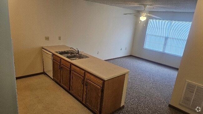 Building Photo - 517 MacCorkle Ave Unit 208 Rental