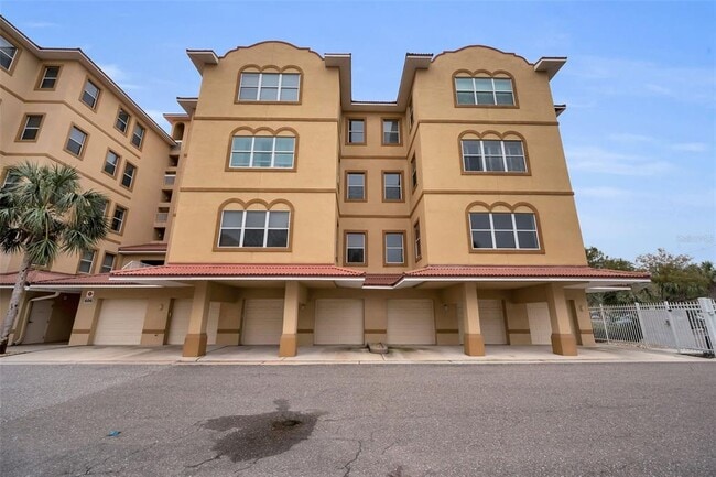 Photo - 606 Wells Ct Unit 202